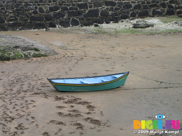 SX06987 Rowboat on sand in Bude Harbour